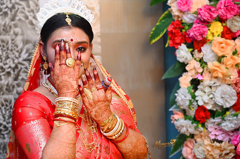 Behind the Mehendi — Wedding photography by Memorix World, Kolkata
