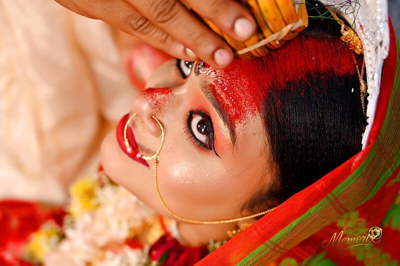 A Sacred Vermilion — Wedding photography by Memorix World, Kolkata